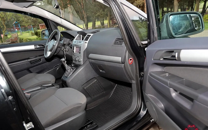 Opel Zafira cena 23999 przebieg: 186000, rok produkcji 2012 z Pińczów małe 704